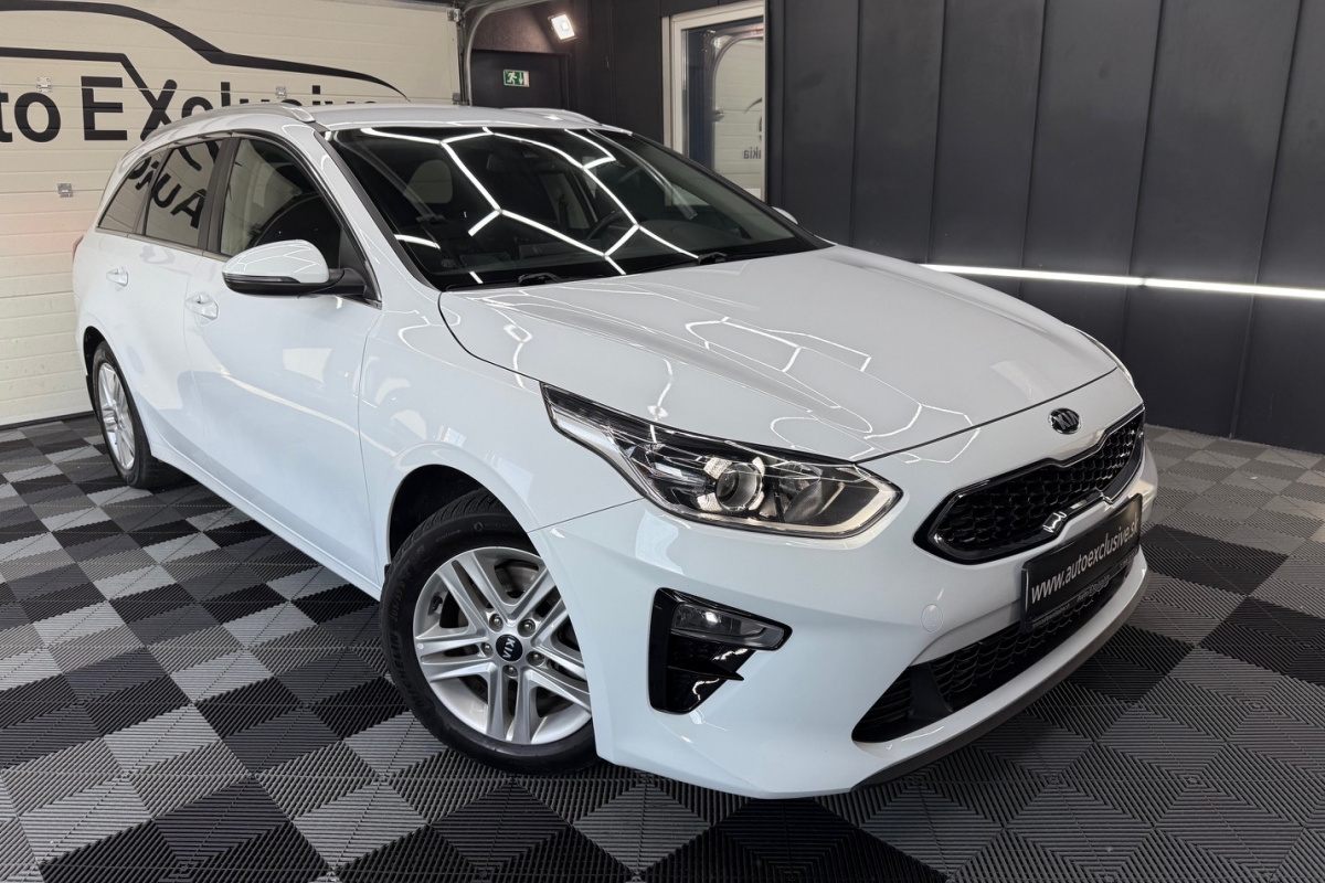 Ponuka vozidiel / Kia Ceed SW 1.6 CRDi MHEV Gold A/T - video