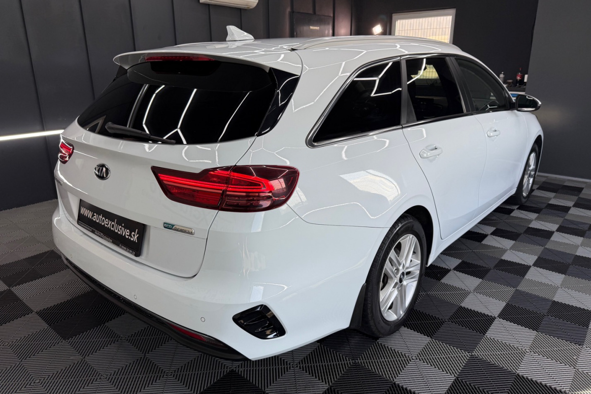 Ponuka vozidiel / Kia Ceed SW 1.6 CRDi MHEV Gold A/T - video