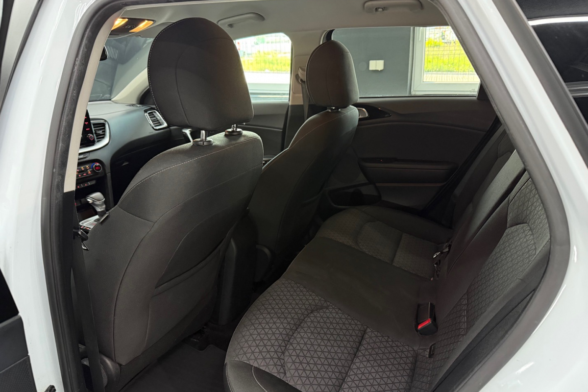 Ponuka vozidiel / Kia Ceed SW 1.6 CRDi MHEV Gold A/T - video