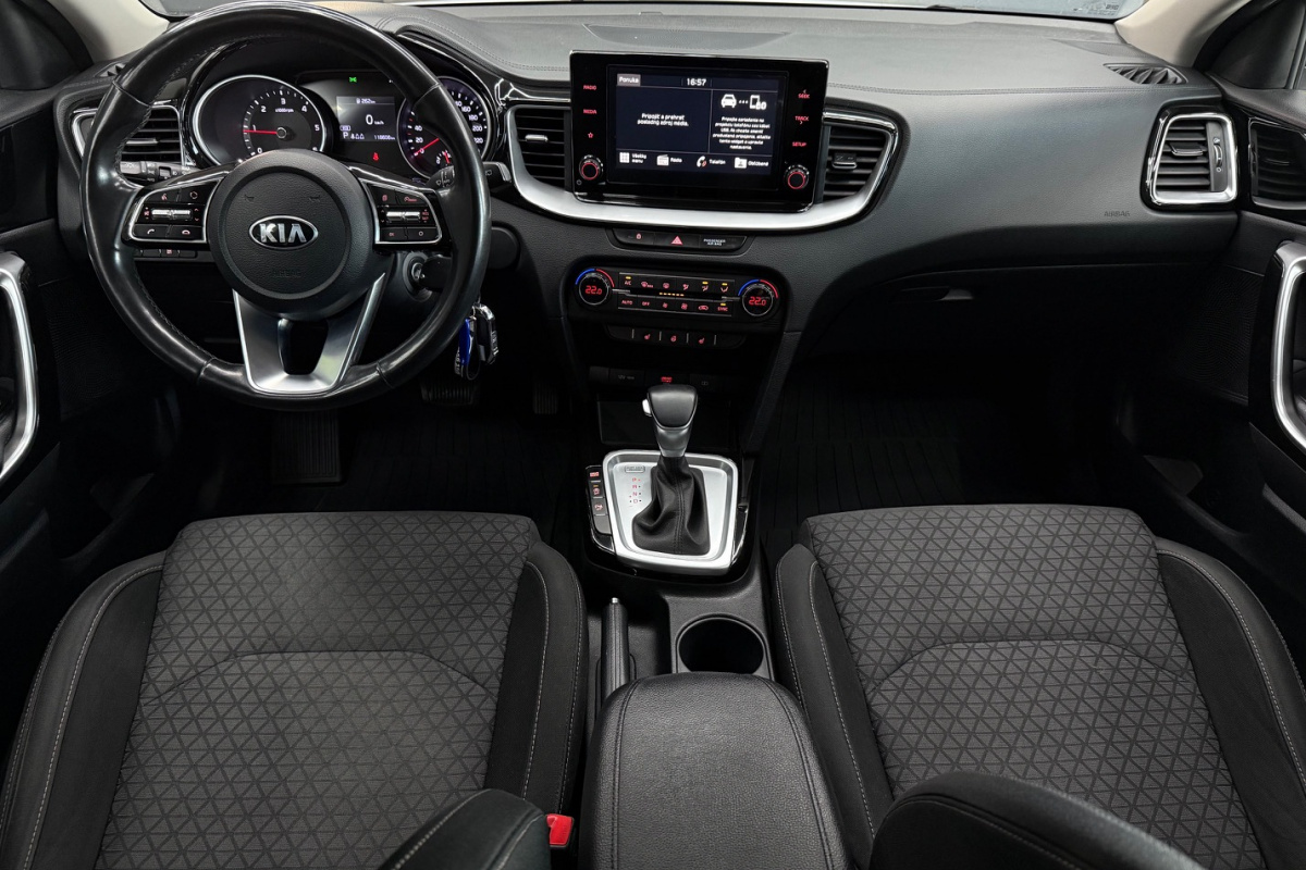 Ponuka vozidiel / Kia Ceed SW 1.6 CRDi MHEV Gold A/T - video