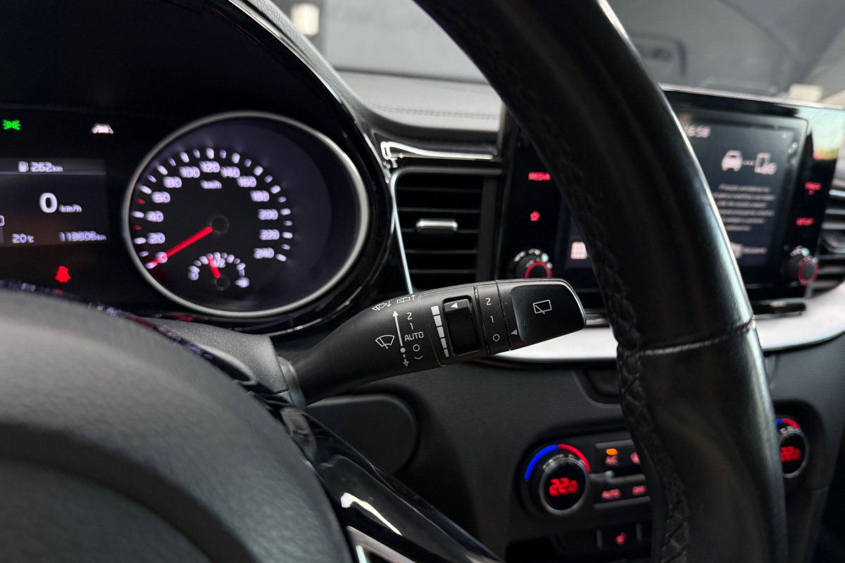 Ponuka vozidiel / Kia Ceed SW 1.6 CRDi MHEV Gold A/T - video