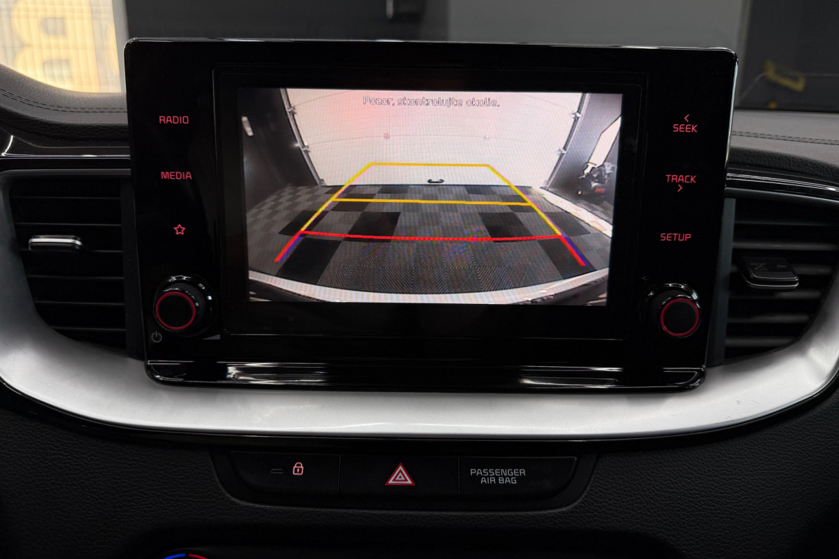 Ponuka vozidiel / Kia Ceed SW 1.6 CRDi MHEV Gold A/T - video