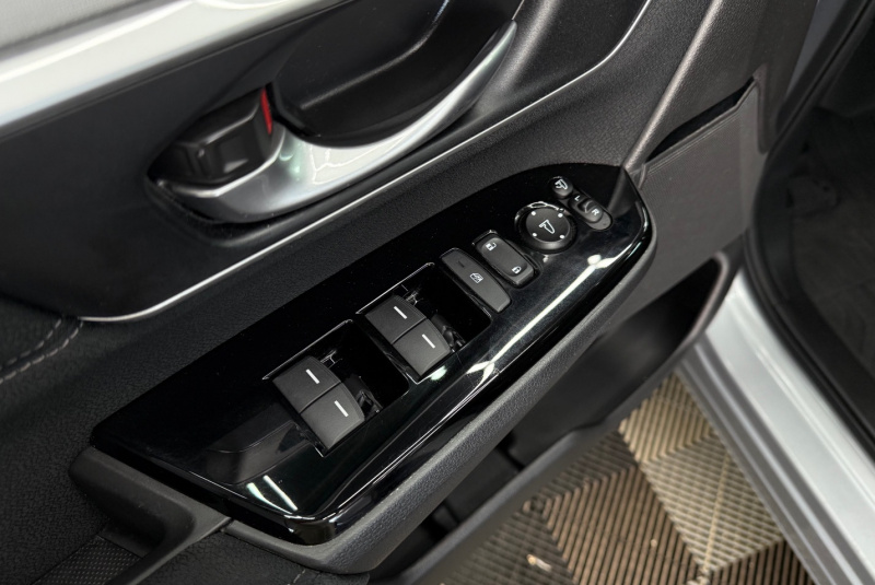  Ponuka vozidiel / Honda CR-V 2.0 i-MMD Hybrid Lifestyle AWD e-CVT - video