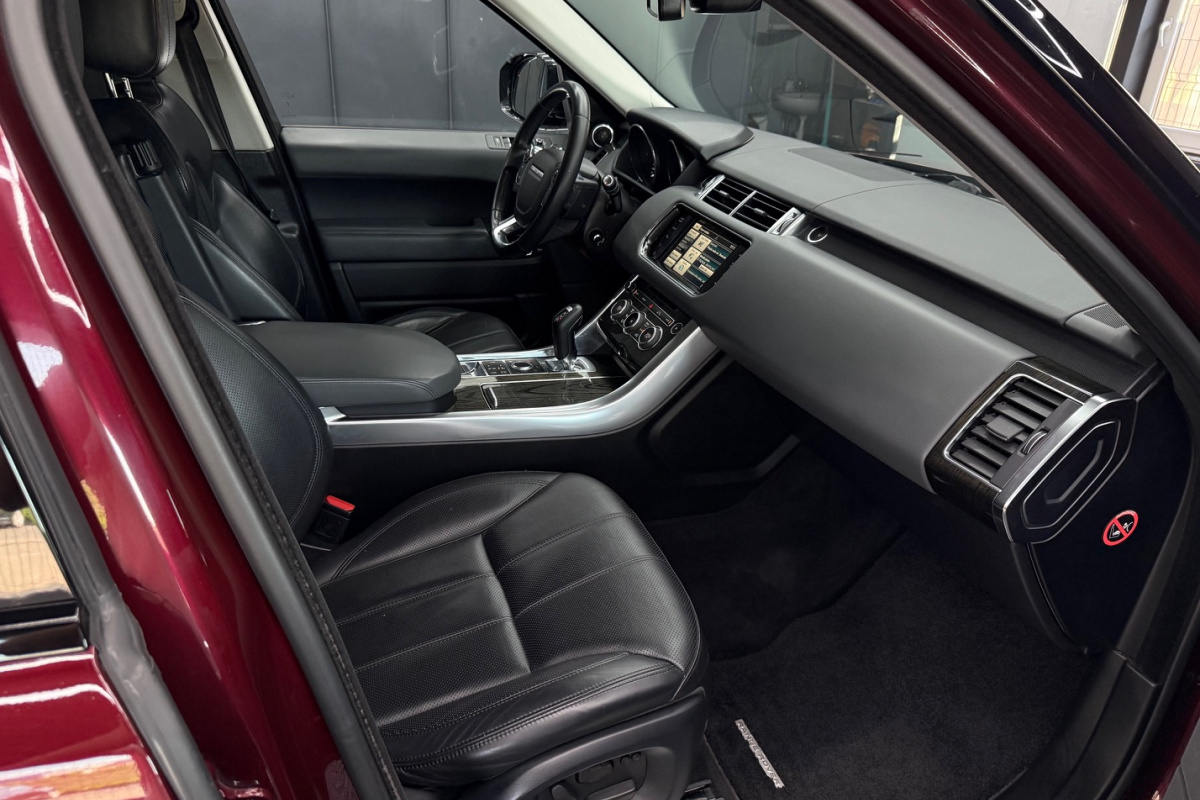 Ponuka vozidiel / Land Rover Range Rover Sport 3.0 SDV6 HSE - video