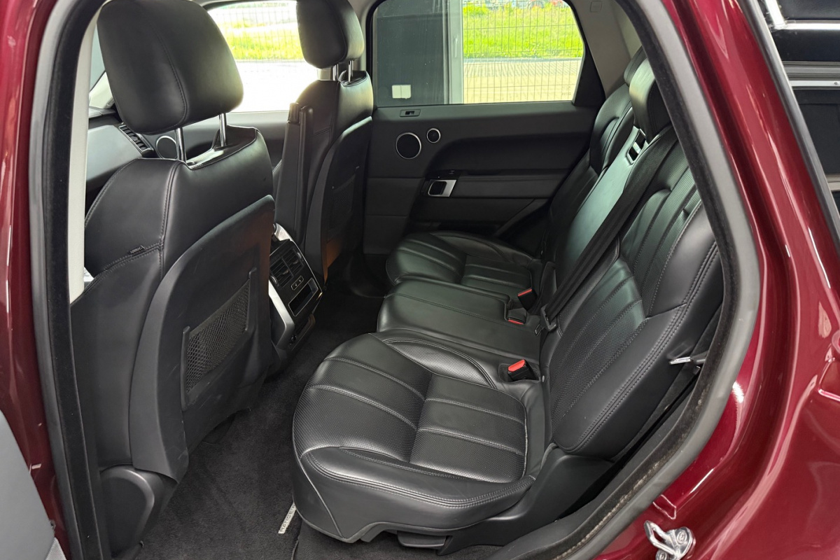 Ponuka vozidiel / Land Rover Range Rover Sport 3.0 SDV6 HSE - video