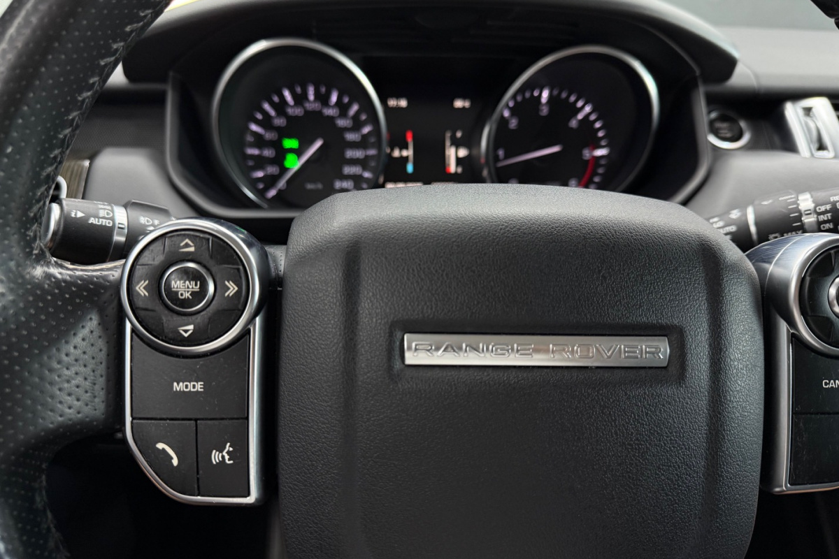 Ponuka vozidiel / Land Rover Range Rover Sport 3.0 SDV6 HSE - video