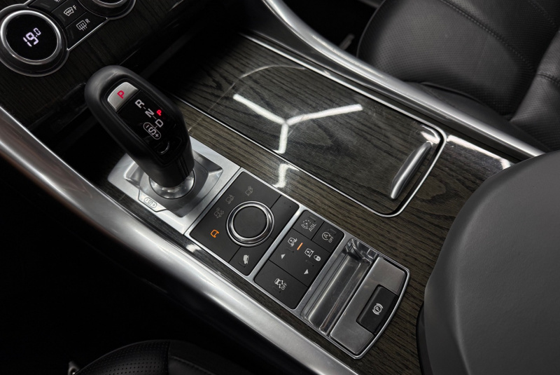  Ponuka vozidiel / Land Rover Range Rover Sport 3.0 SDV6 HSE - video