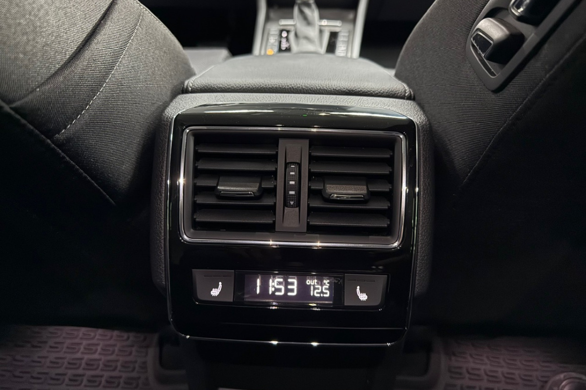 Ponuka vozidiel / Škoda Superb 2.0 TSI Style DSG - video