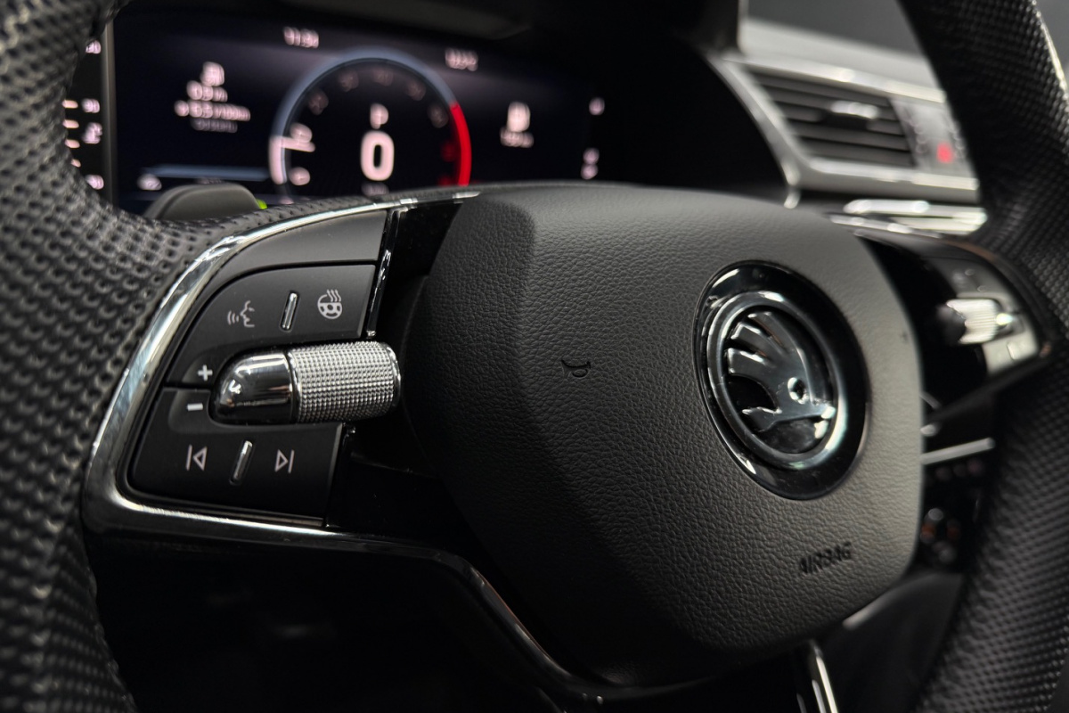 Ponuka vozidiel / Škoda Superb 2.0 TSI Style DSG - video