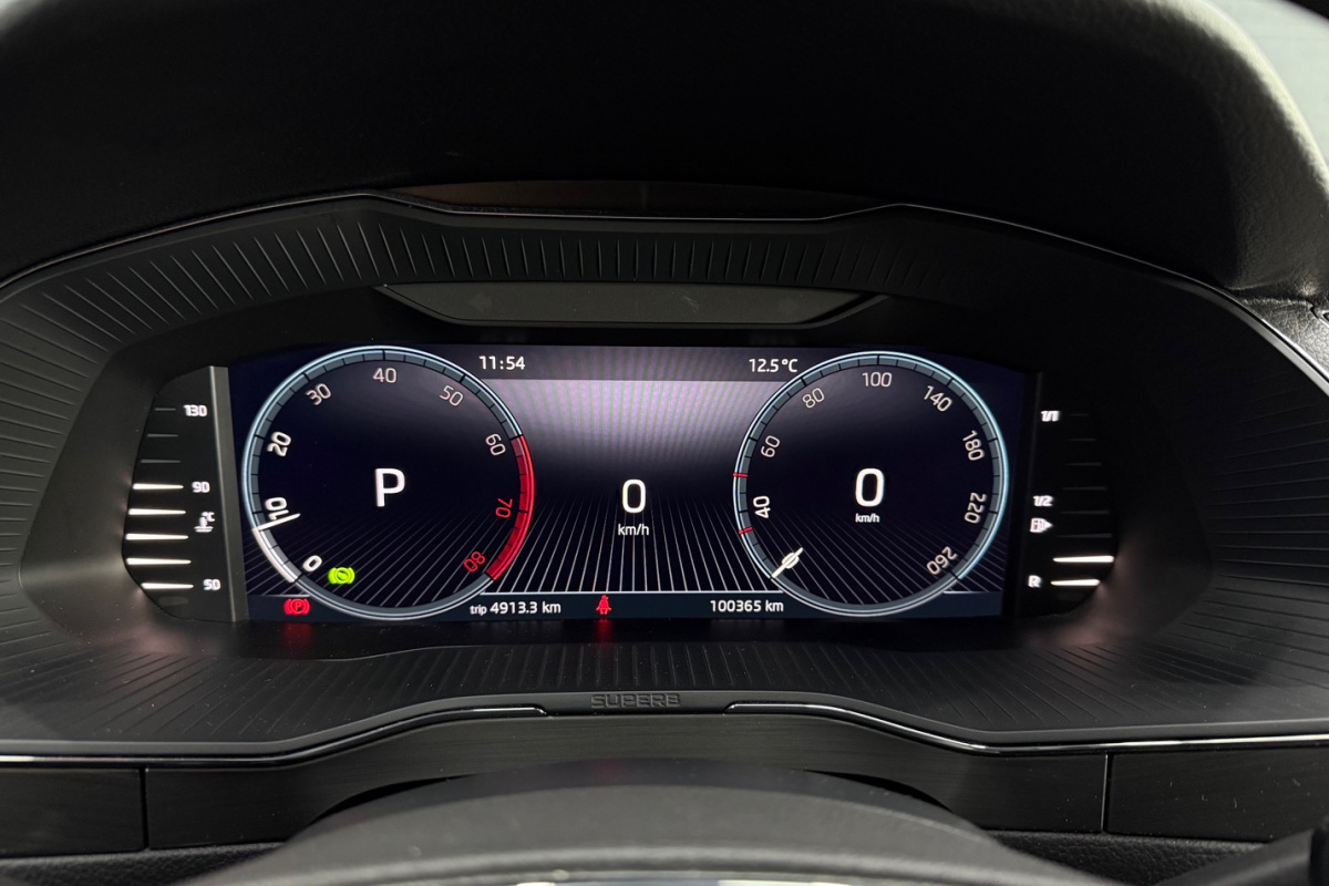 Ponuka vozidiel / Škoda Superb 2.0 TSI Style DSG - video