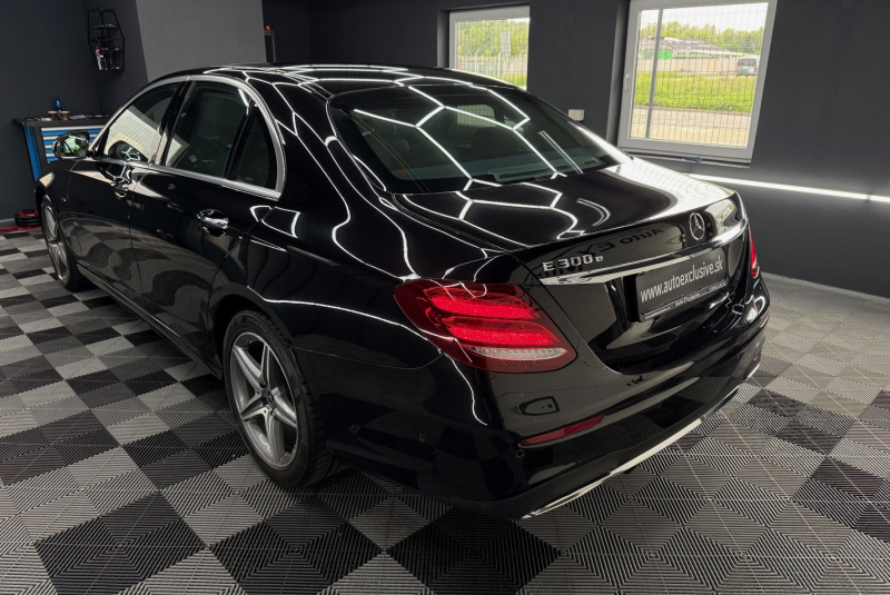  Ponuka vozidiel / Mercedes-Benz E trieda Sedan 300 EQ Power Plug-in-Hybrid - video
