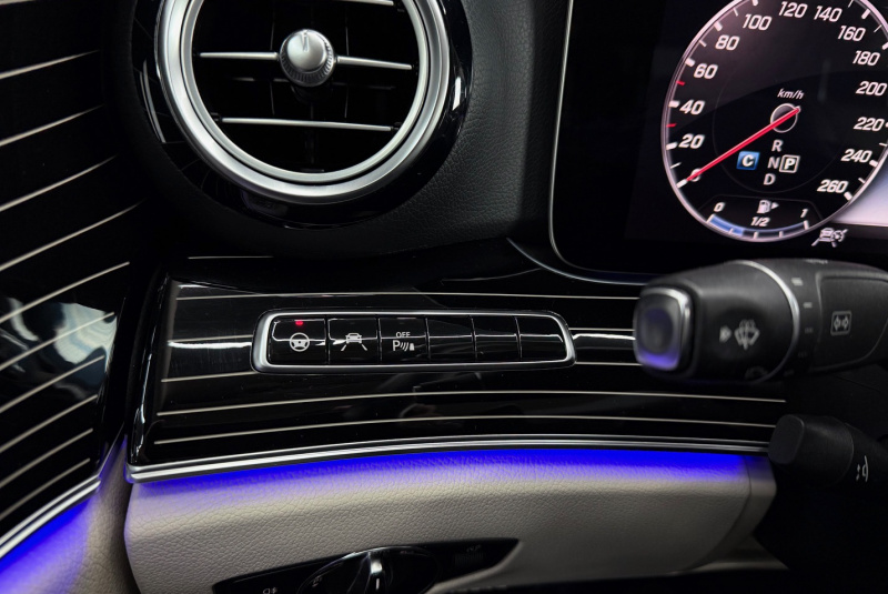  Ponuka vozidiel / Mercedes-Benz E trieda Sedan 300 EQ Power Plug-in-Hybrid - video