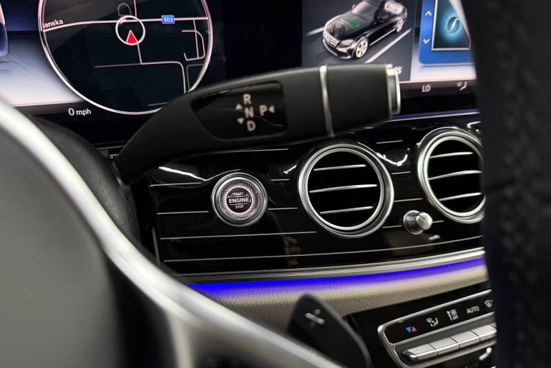 Ponuka vozidiel / Mercedes-Benz E trieda Sedan 300 EQ Power Plug-in-Hybrid - video