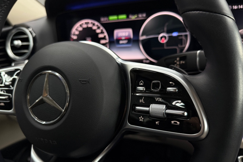 Ponuka vozidiel / Mercedes-Benz E trieda Sedan 300 EQ Power Plug-in-Hybrid - video