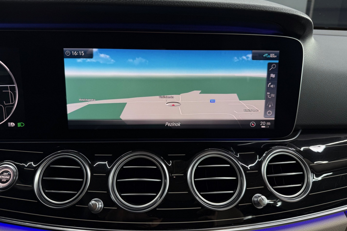 Ponuka vozidiel / Mercedes-Benz E trieda Sedan 300 EQ Power Plug-in-Hybrid - video