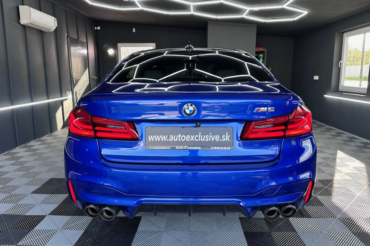 Ponuka vozidiel / BMW M5 Akrapovič , Keramické brzdy , Carbon - video