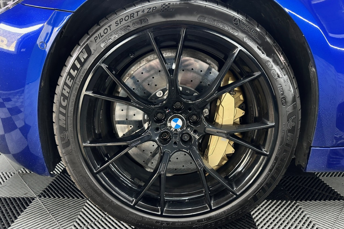 Ponuka vozidiel / BMW M5 Akrapovič , Keramické brzdy , Carbon - video
