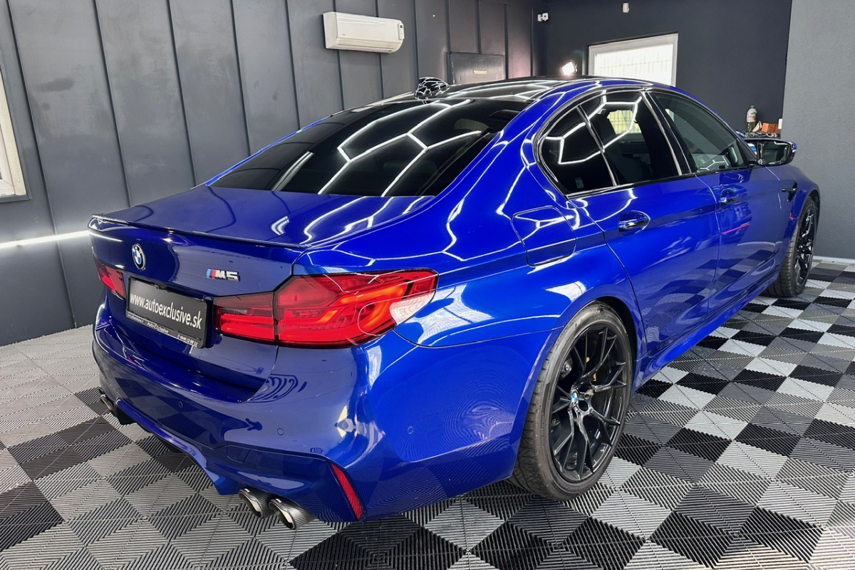 Ponuka vozidiel / BMW M5 Akrapovič , Keramické brzdy , Carbon - video