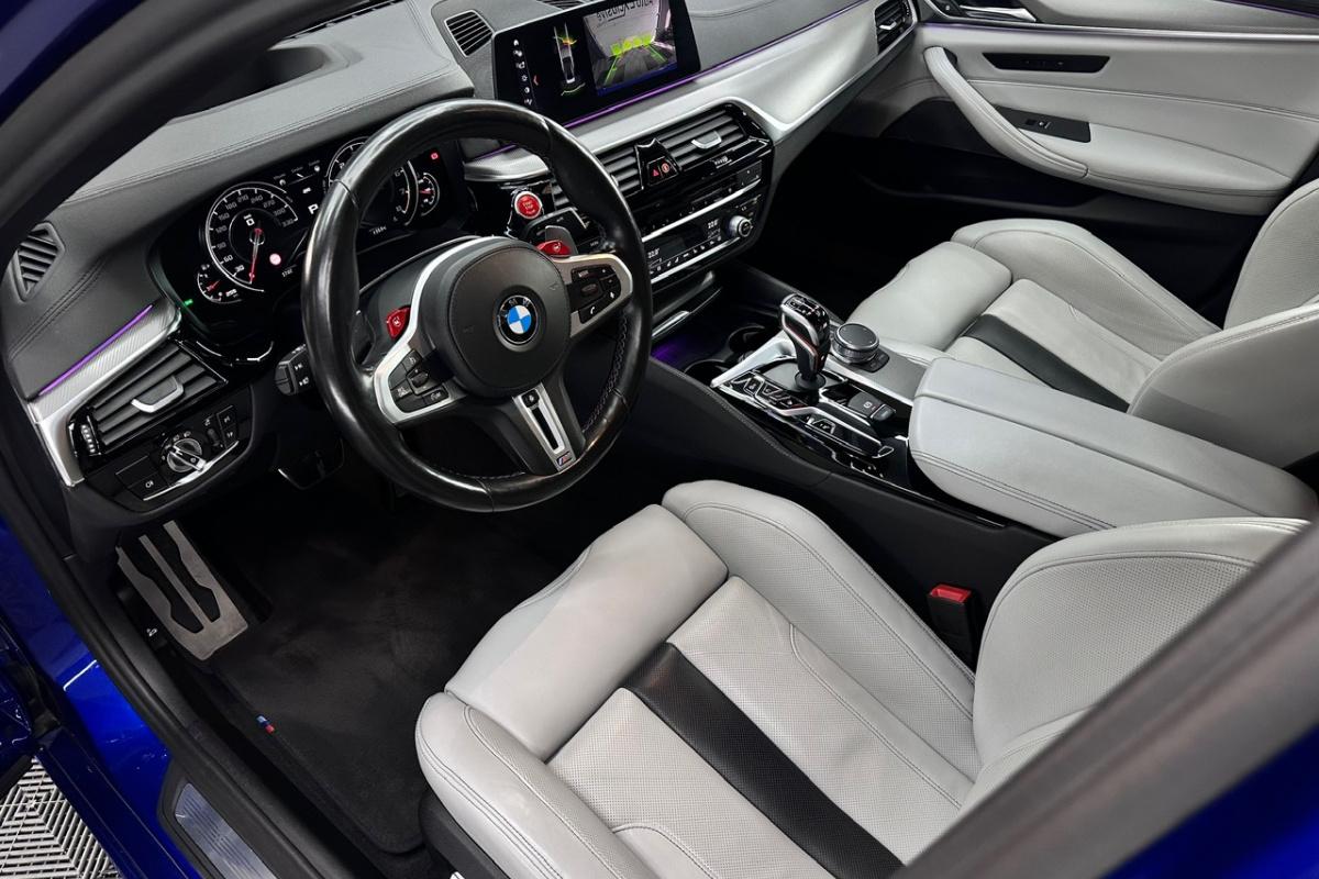 Ponuka vozidiel / BMW M5 Akrapovič , Keramické brzdy , Carbon - video
