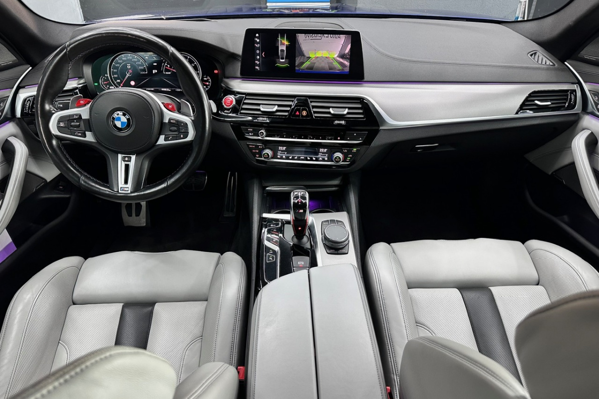 Ponuka vozidiel / BMW M5 Akrapovič , Keramické brzdy , Carbon - video