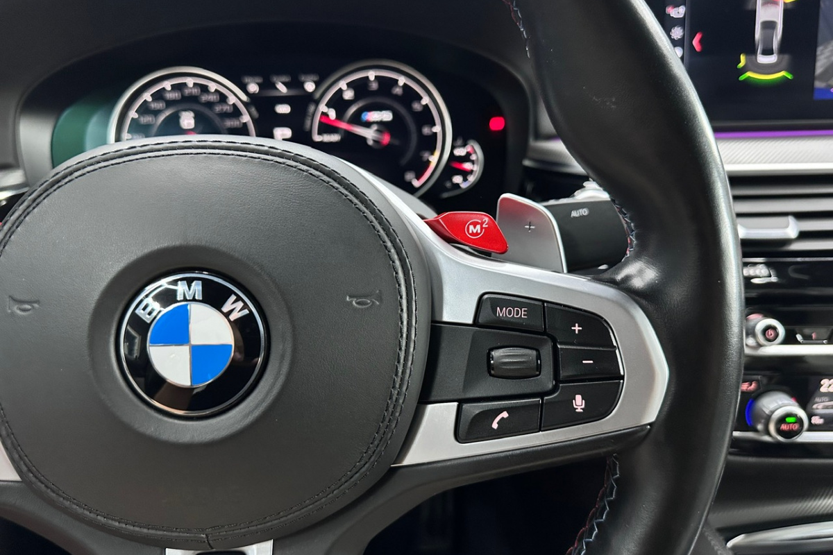 Ponuka vozidiel / BMW M5 Akrapovič , Keramické brzdy , Carbon - video