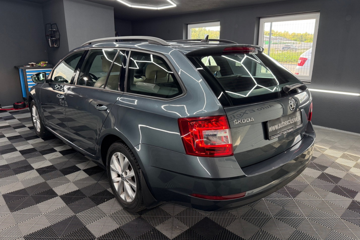Ponuka vozidiel / Škoda Octavia Combi 2.0 TDI Ambition DSG - video