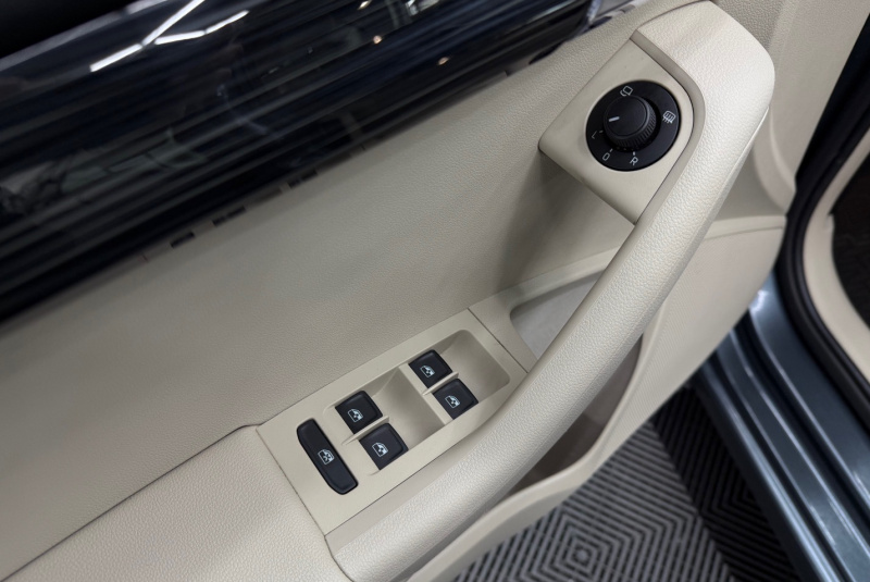  Ponuka vozidiel / Škoda Octavia Combi 2.0 TDI Ambition DSG - video