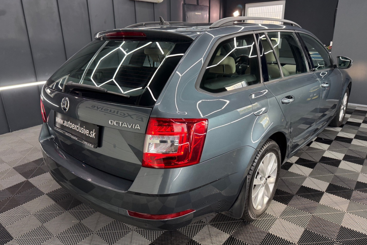Ponuka vozidiel / Škoda Octavia Combi 2.0 TDI Ambition DSG - video