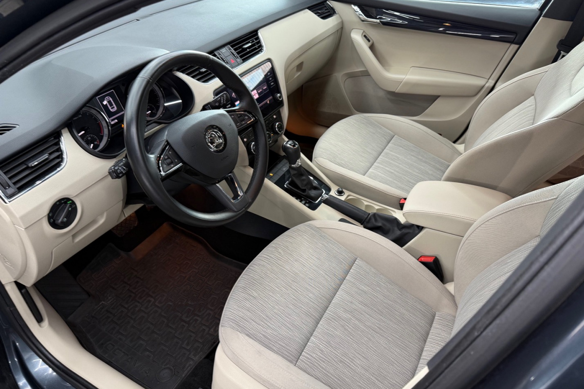 Ponuka vozidiel / Škoda Octavia Combi 2.0 TDI Ambition DSG - video