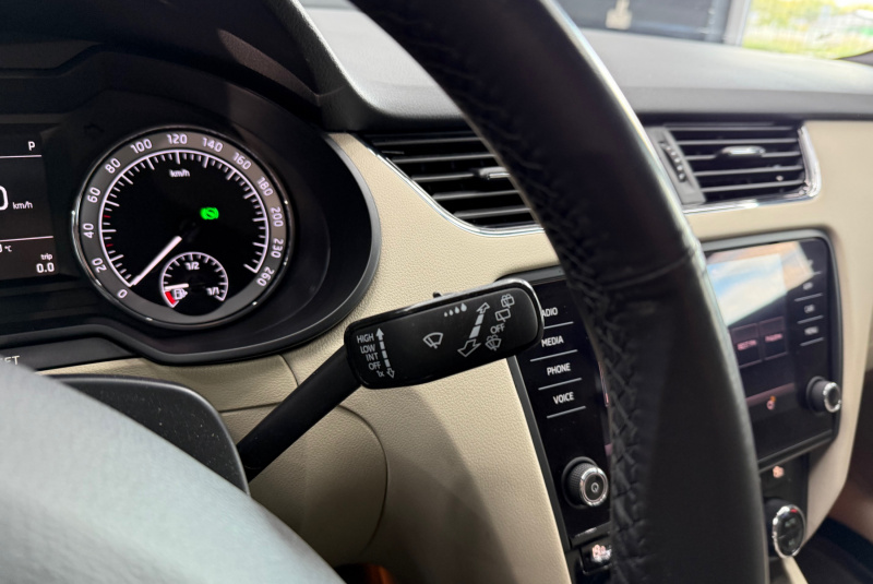  Ponuka vozidiel / Škoda Octavia Combi 2.0 TDI Ambition DSG - video
