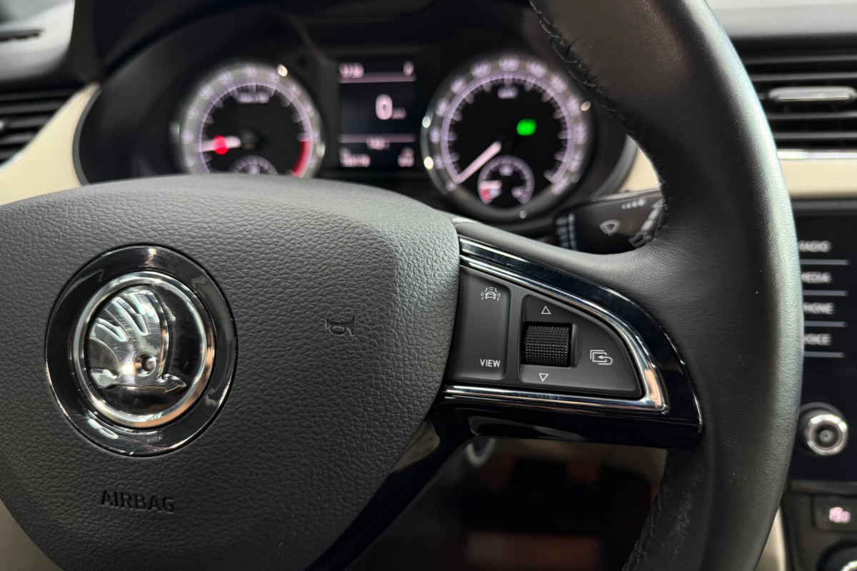 Ponuka vozidiel / Škoda Octavia Combi 2.0 TDI Ambition DSG - video