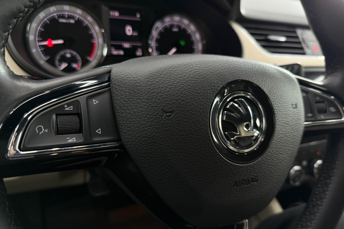Ponuka vozidiel / Škoda Octavia Combi 2.0 TDI Ambition DSG - video