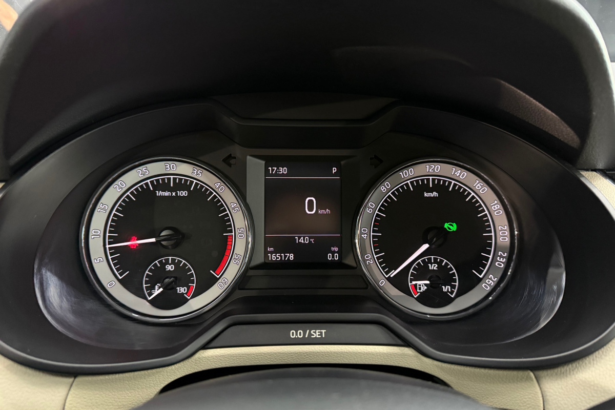 Ponuka vozidiel / Škoda Octavia Combi 2.0 TDI Ambition DSG - video