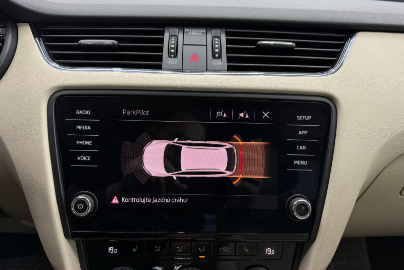  Ponuka vozidiel / Škoda Octavia Combi 2.0 TDI Ambition DSG - video