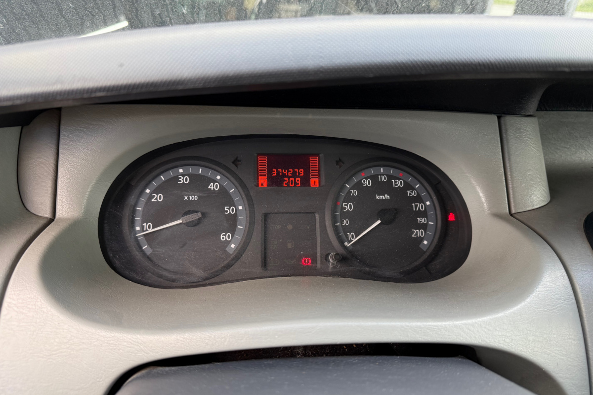 Ponuka vozidiel / Renault Trafic Furgon 2.0 dCi 115k L1H1P1 - video