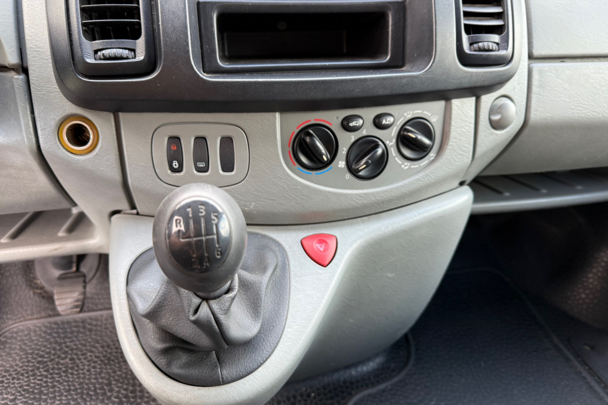 Ponuka vozidiel / Renault Trafic Furgon 2.0 dCi 115k L1H1P1 - video