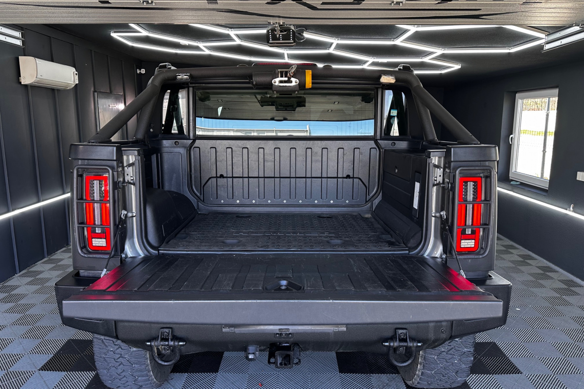 Ponuka vozidiel / Hummer H2 6.2 V8 - video