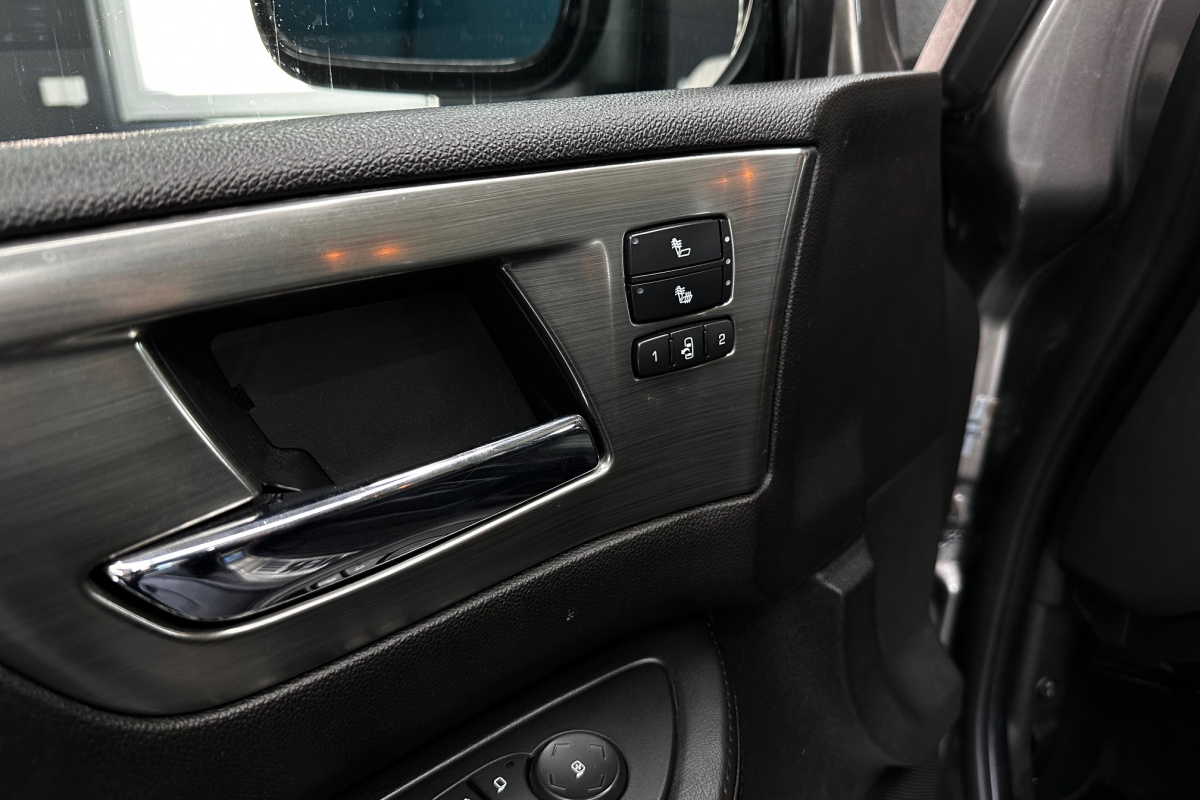 Ponuka vozidiel / Hummer H2 6.2 V8 - video