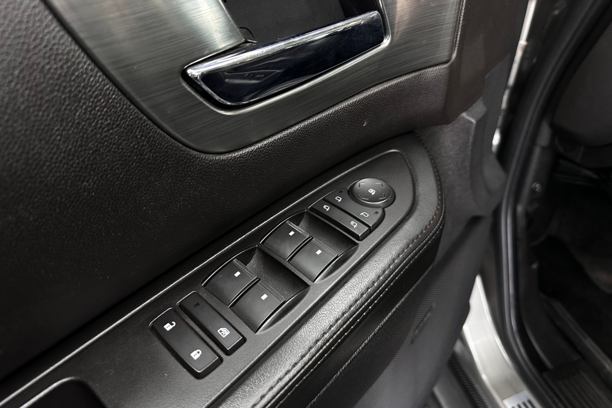 Ponuka vozidiel / Hummer H2 6.2 V8 - video Ponuka vozidiel / Hummer H2 6.2 V8 - video