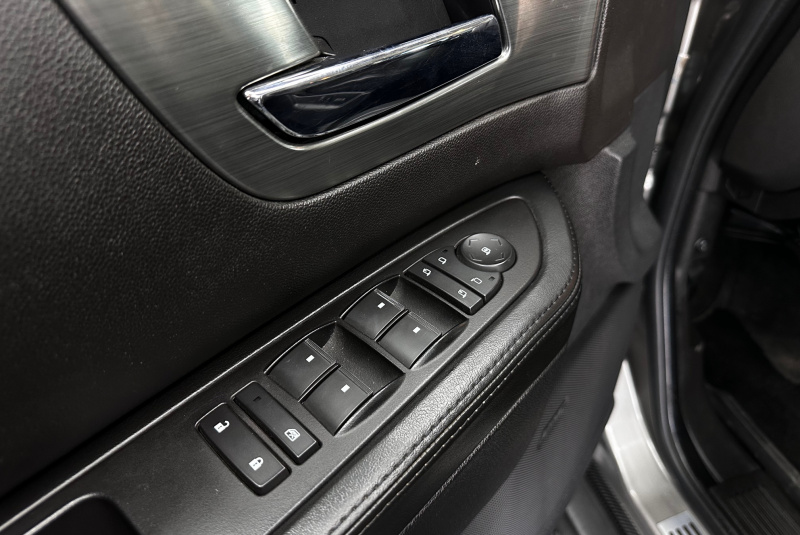 Ponuka vozidiel / Hummer H2 6.2 V8 - video Ponuka vozidiel / Hummer H2 6.2 V8 - video