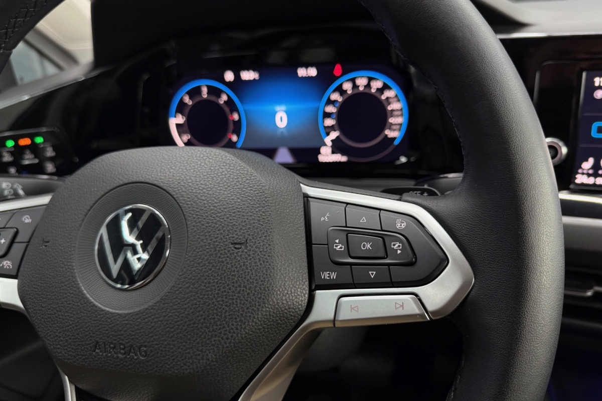 Ponuka vozidiel / Volkswagen Golf 2.0 TDI Style DSG - video