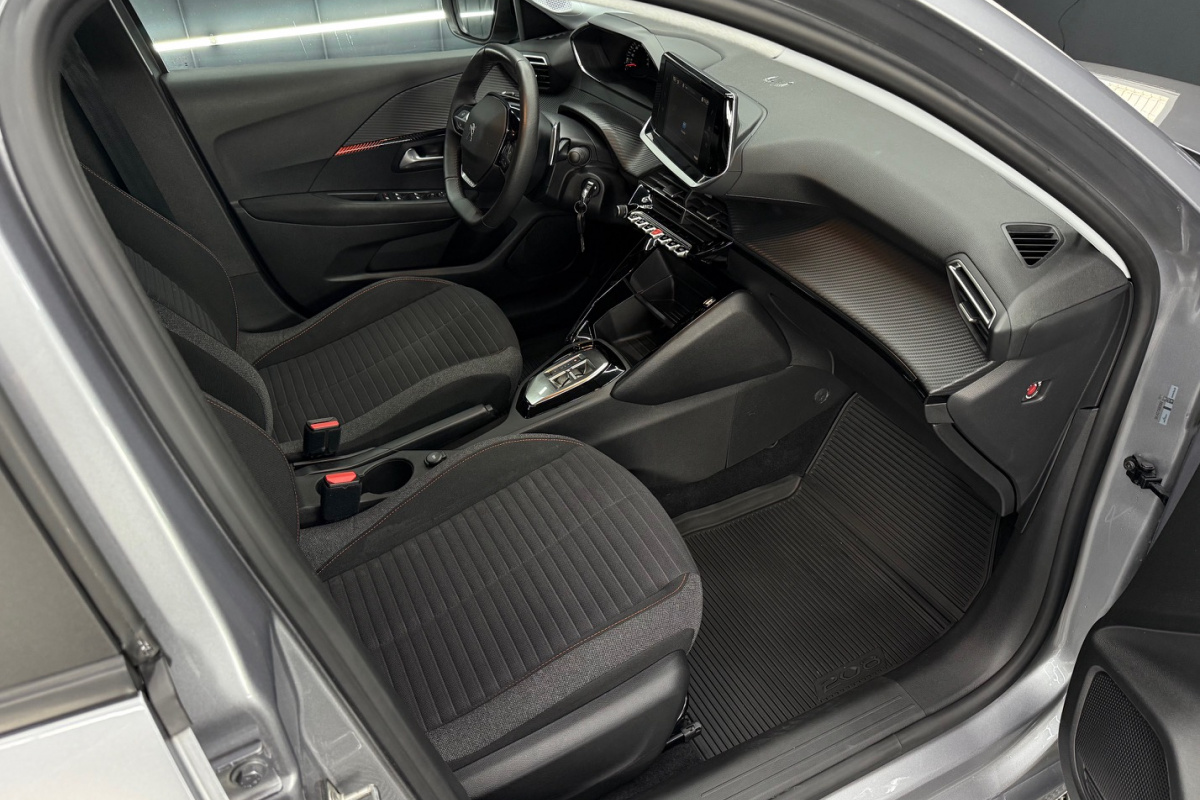 Ponuka vozidiel / Peugeot 208 1.2 PureTech 100 Active Pack EAT8 - video