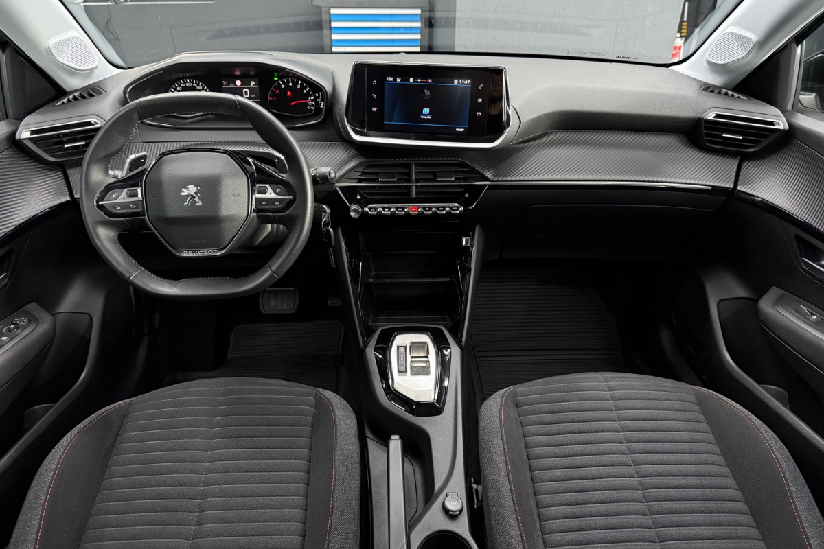 Ponuka vozidiel / Peugeot 208 1.2 PureTech 100 Active Pack EAT8 - video
