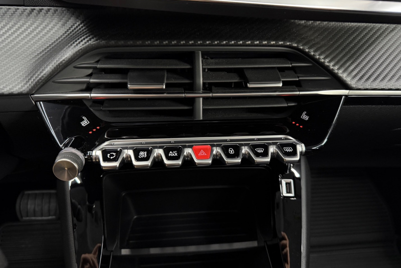 Ponuka vozidiel / Peugeot 208 1.2 PureTech 100 Active Pack EAT8 - video