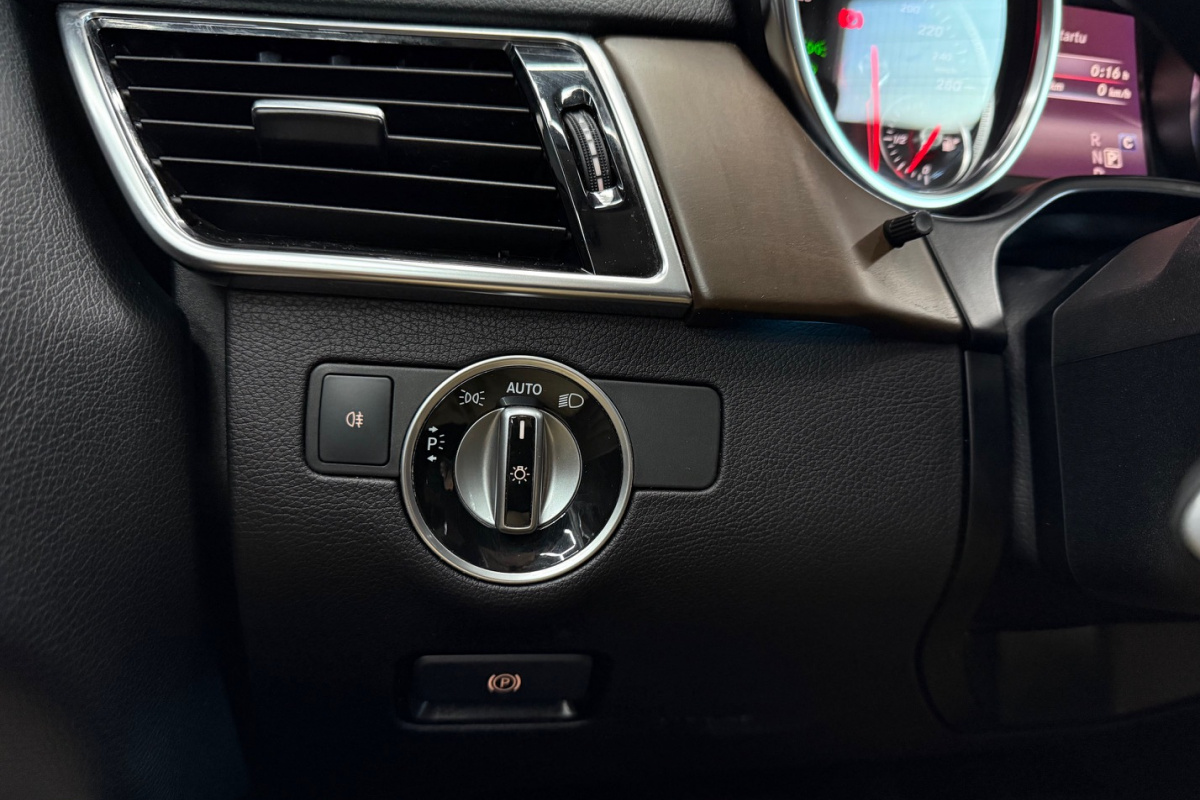 Ponuka vozidiel / Mercedes-Benz GLE Kupé 350d 4matic A/T - video Ponuka vozidiel / Mercedes-Benz GLE Kupé 350d 4matic A/T - video