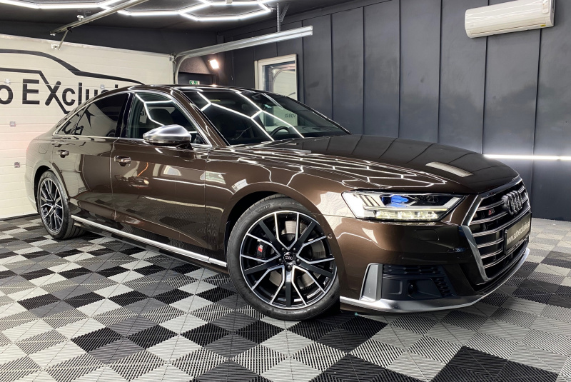  Ponuka vozidiel / Audi S8 4.0 TFSI QUATTRO - video