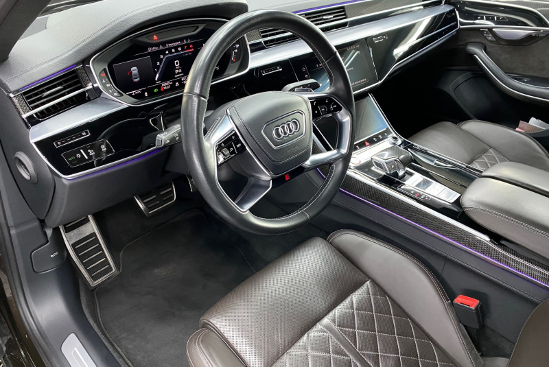  Ponuka vozidiel / Audi S8 4.0 TFSI QUATTRO - video