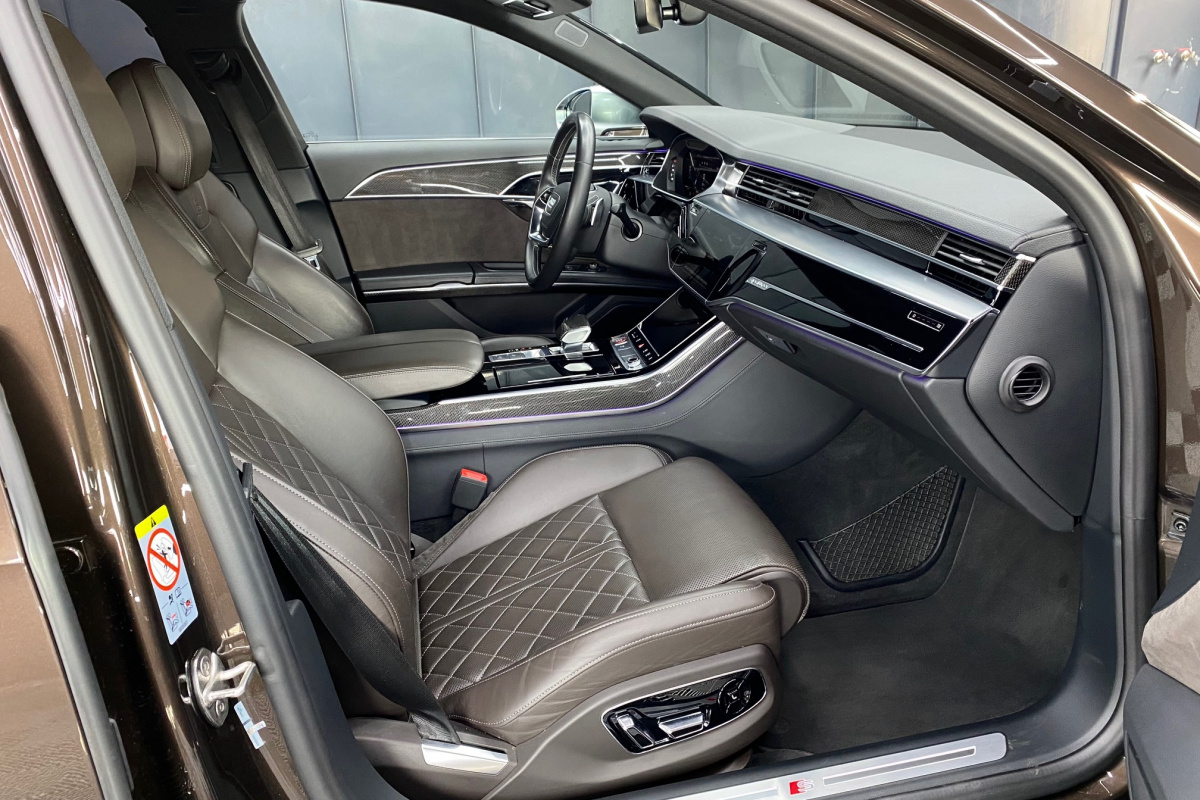 Ponuka vozidiel / Audi S8 4.0 TFSI QUATTRO - video