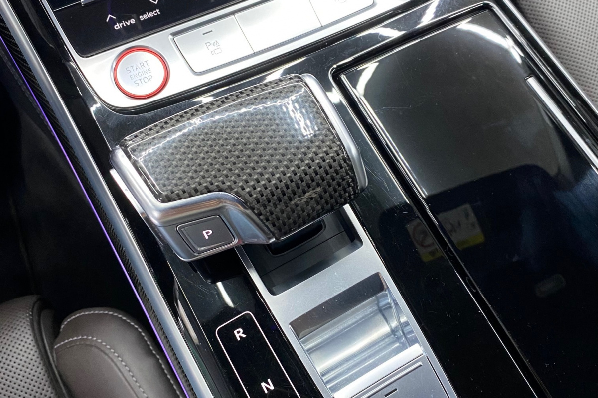 Ponuka vozidiel / Audi S8 4.0 TFSI QUATTRO - video