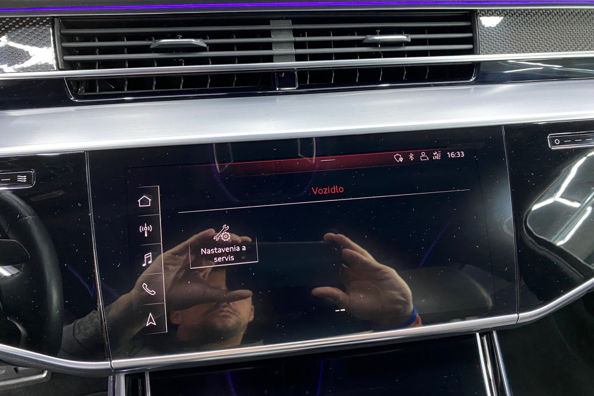 Ponuka vozidiel / Audi S8 4.0 TFSI QUATTRO - video
